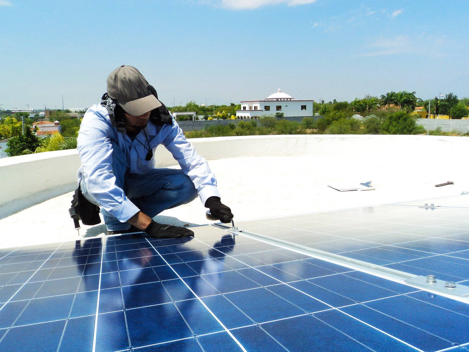 Instalação de módulos fotovoltaicos em cobertura plana